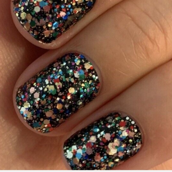 Color Street - Picture 3 of 3